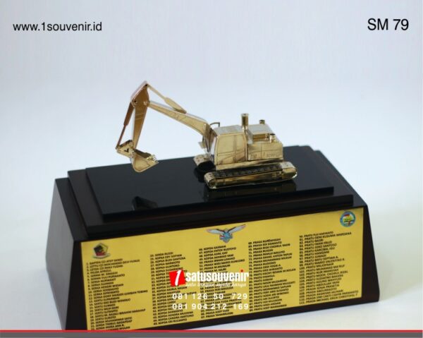 souvenir miniatur excavator