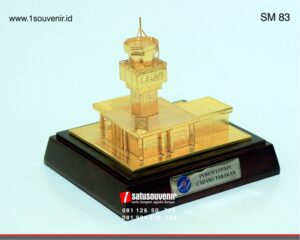 Souvenir Miniatur Bangunan Airnav