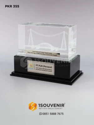 Plakat Kristal PLN Unit Induk Pembangunan Kalimantan Bagian Barat